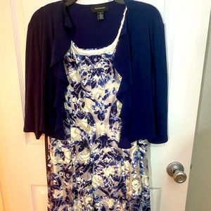 NWT - adorable dress & shrug set with belt